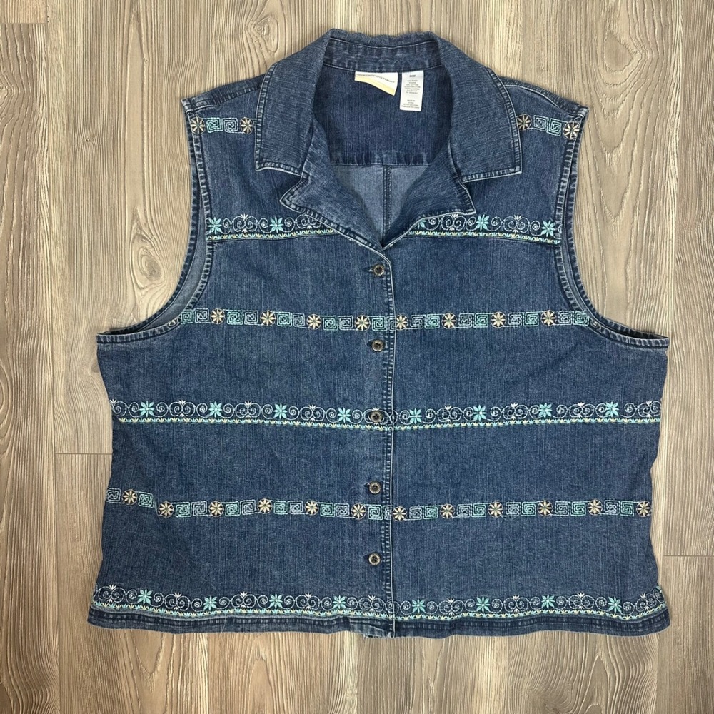 Alfred Dunner Denim Button Vest with Floral Embroidery‎ Design Grandma Core 90s